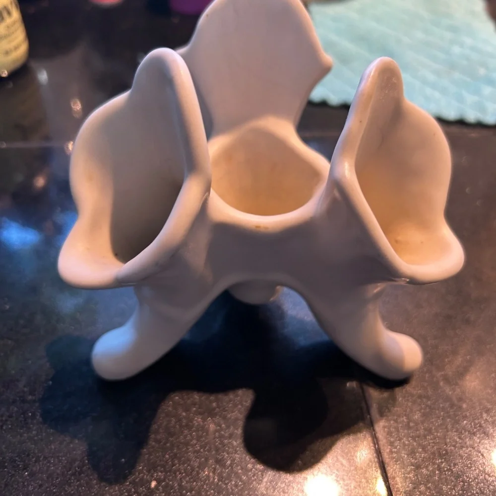 Vintage 3 footed Van Briggle vase - Picture 2 of 5